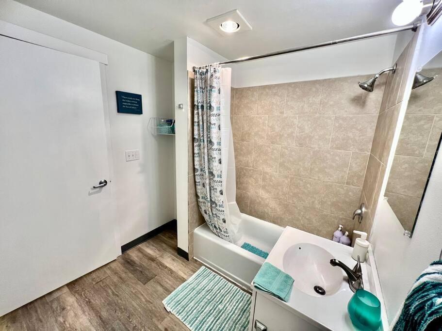Private Room With Shared Bathroom On The 1St Floor 10 Minutes Walk To University Of Washington Seattle Buitenkant foto